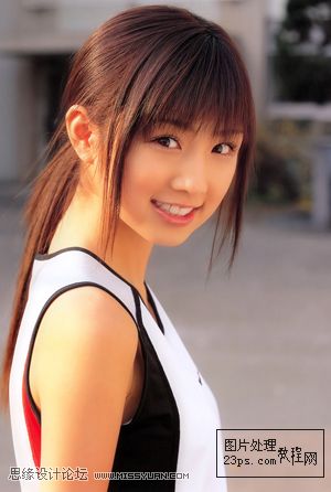 Photoshop磨皮教程:水灵灵肤色的女孩_爱易学习网